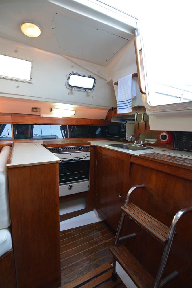 1984 Hunter 31 galley